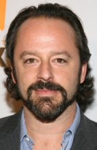 Gil Bellows